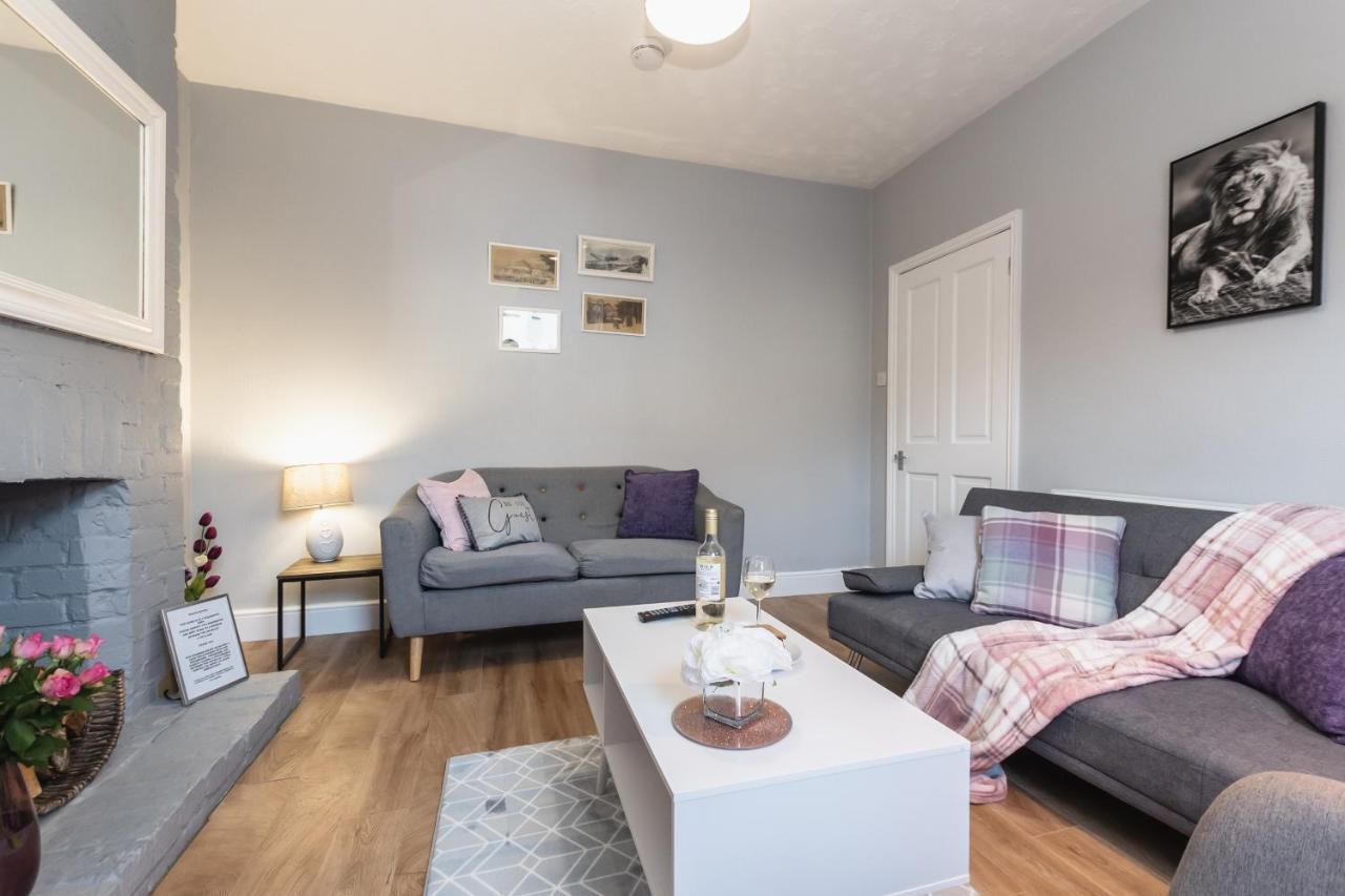 3-Bedroom House L Fast Wi-Fi L Garden L Newly Decorated L Close To Shops And Restaurantsボーンマス エクステリア 写真