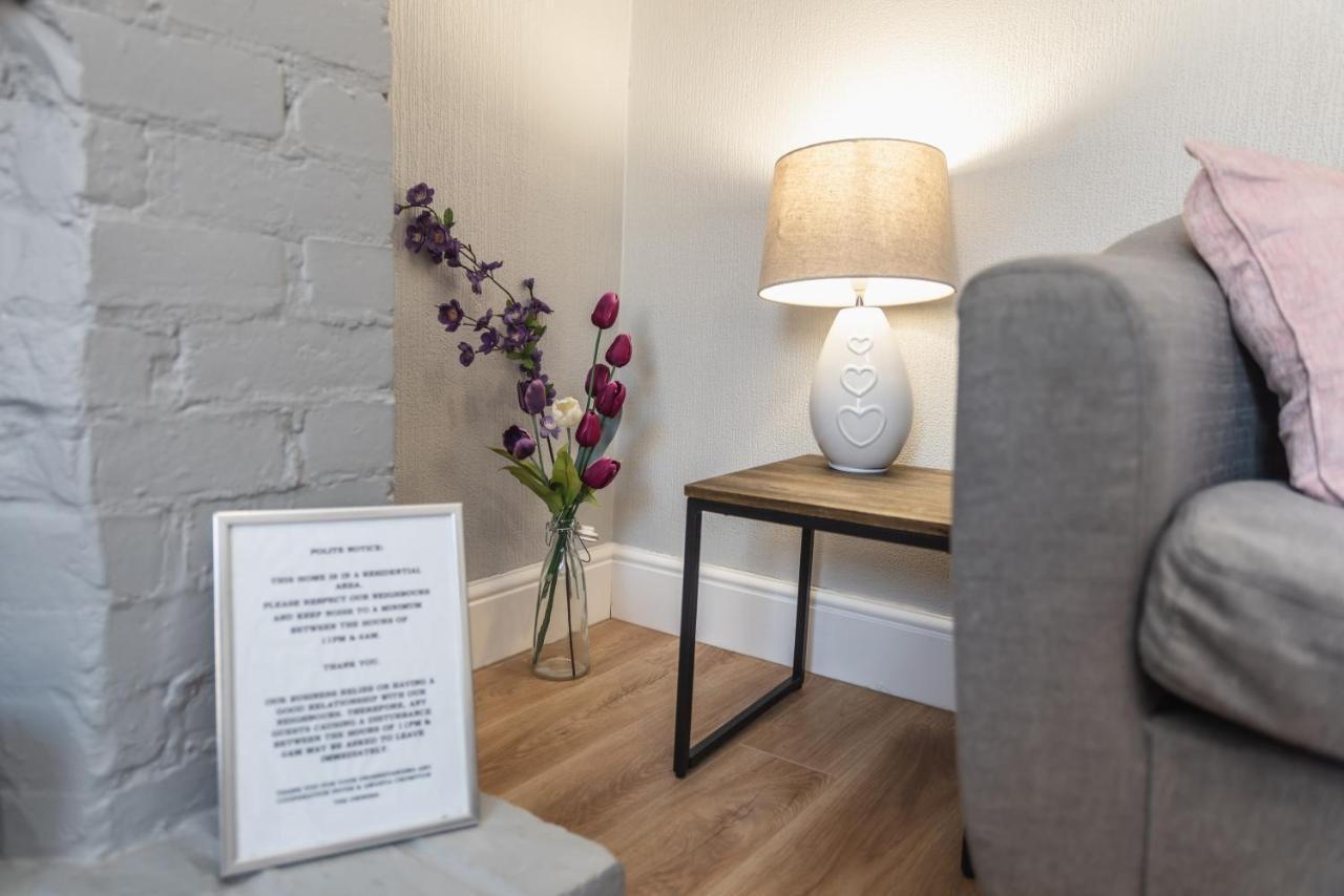 3-Bedroom House L Fast Wi-Fi L Garden L Newly Decorated L Close To Shops And Restaurantsボーンマス エクステリア 写真