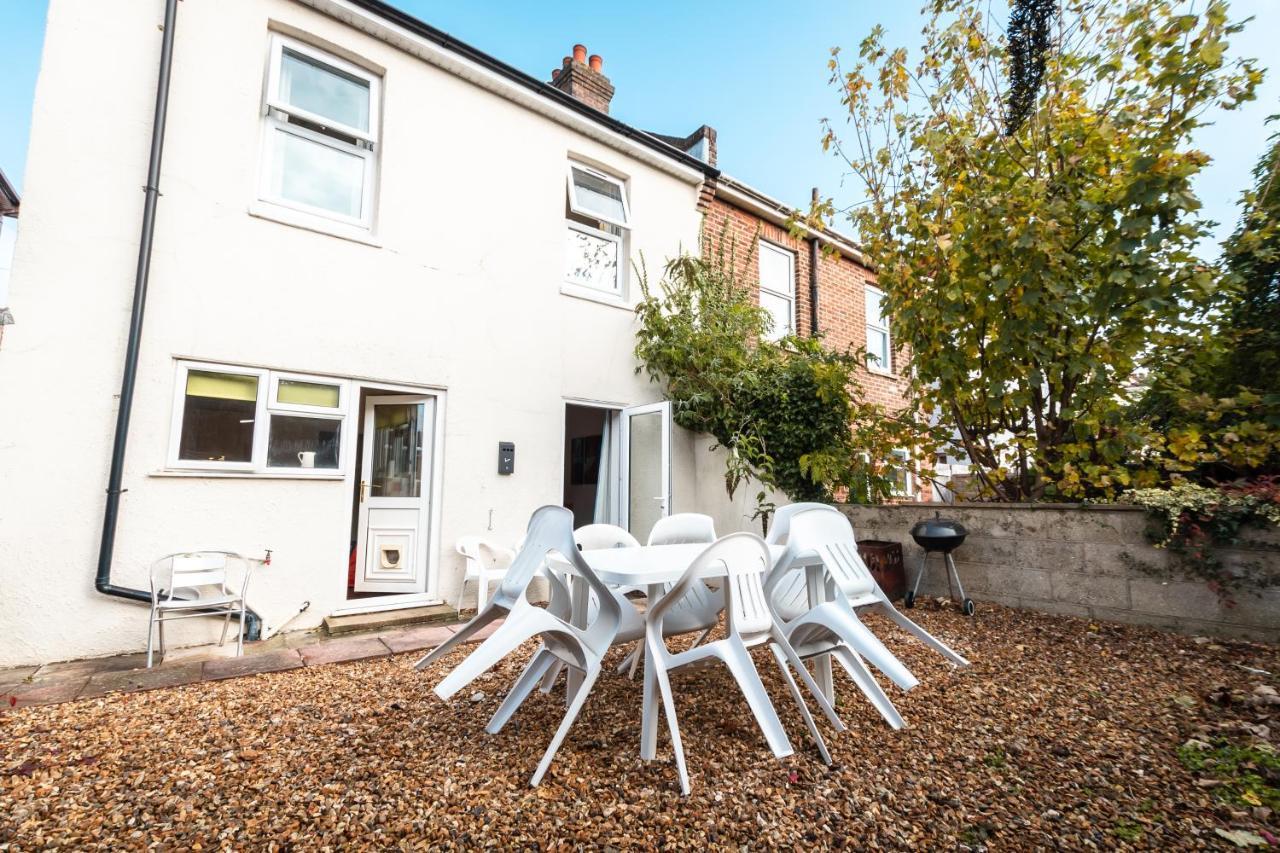 3-Bedroom House L Fast Wi-Fi L Garden L Newly Decorated L Close To Shops And Restaurantsボーンマス エクステリア 写真